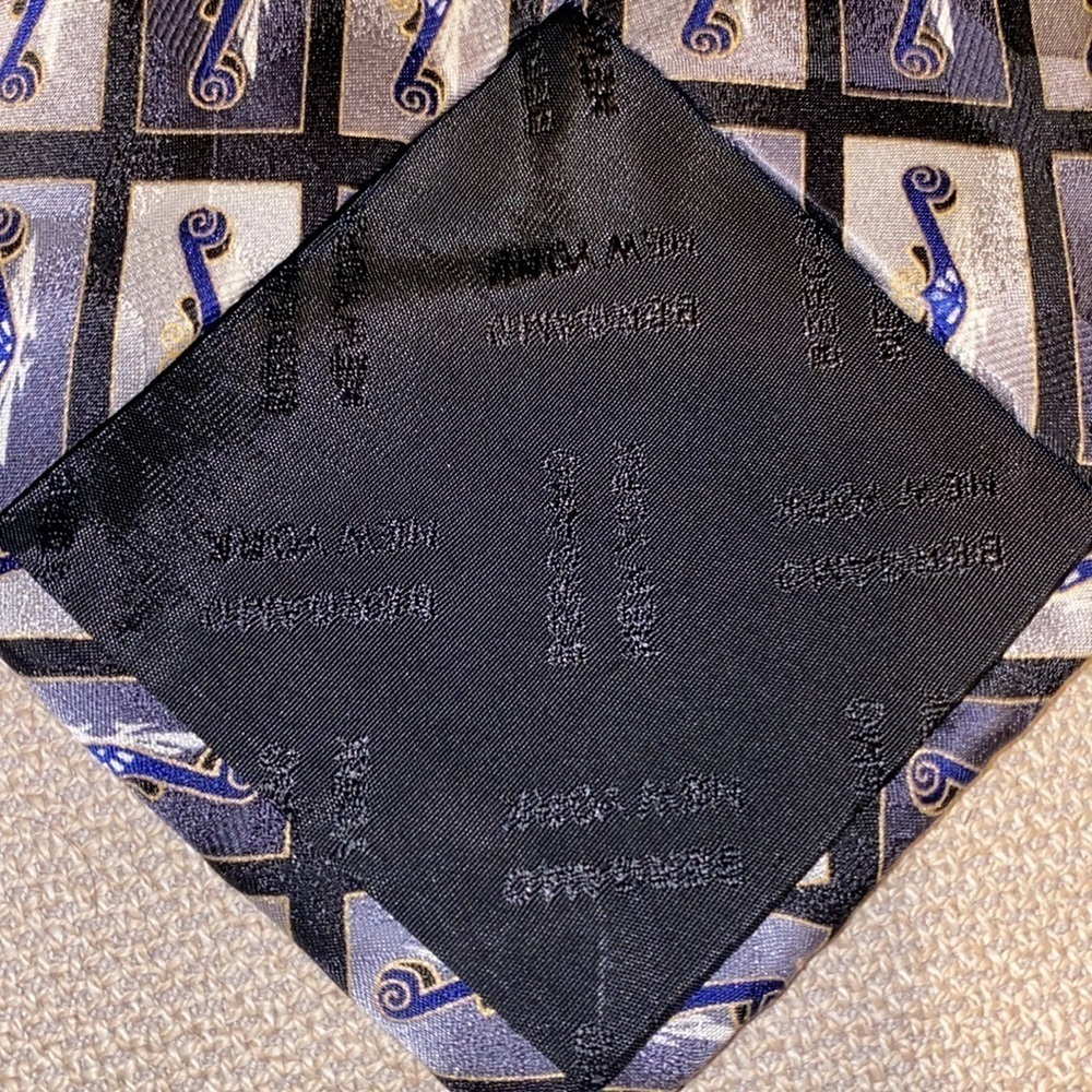 Men’s tie - Picture 3 of 5